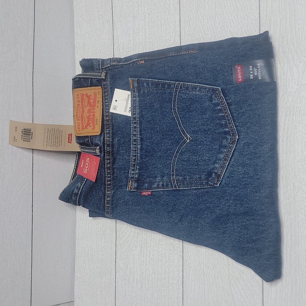 Levis